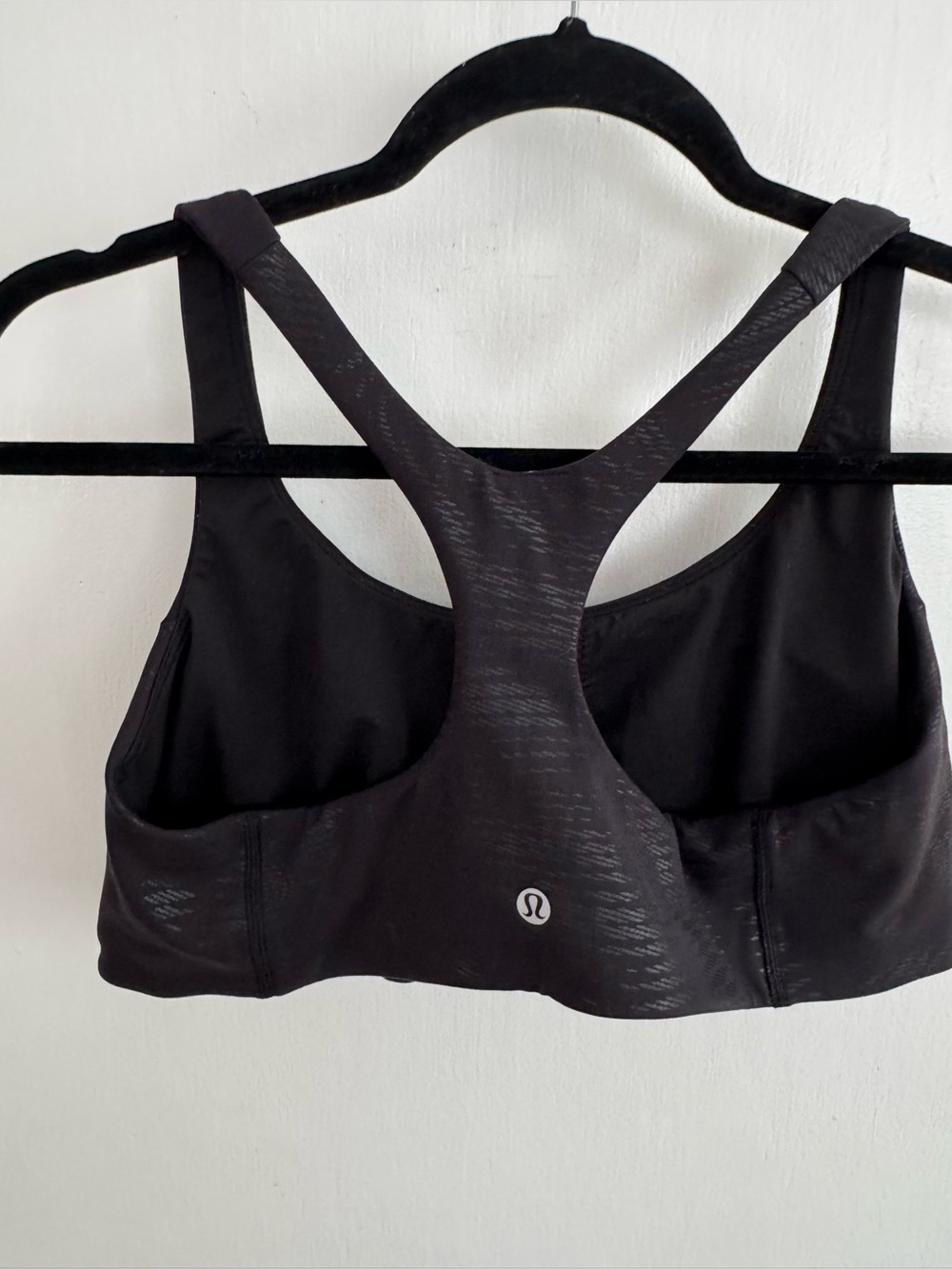 Lululemon Wunder Train Bra Foil
Shapeshifter Foil Black Size 14 - Picture 5 of 6